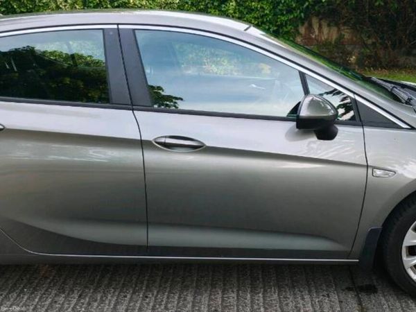 Opel Astra Hatchback, Diesel, 2016, Grey