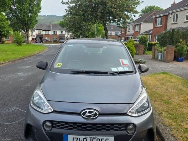 Hyundai i10 Hatchback, Petrol, 2017, Grey
