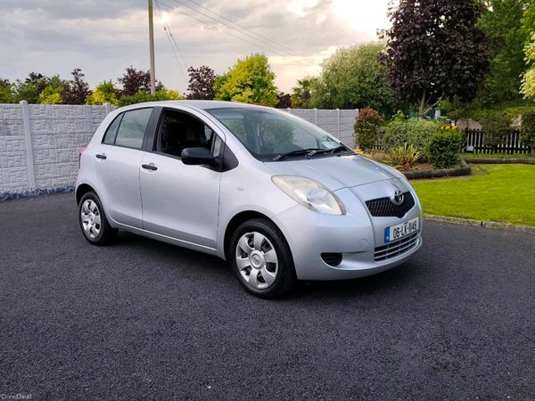 Toyota Yaris Hatchback, Petrol, 2006, Silver
