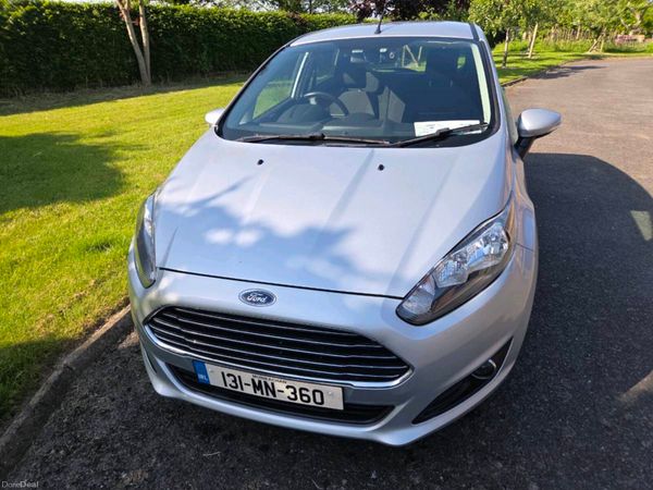 Ford Fiesta Hatchback, Petrol, 2013, Silver