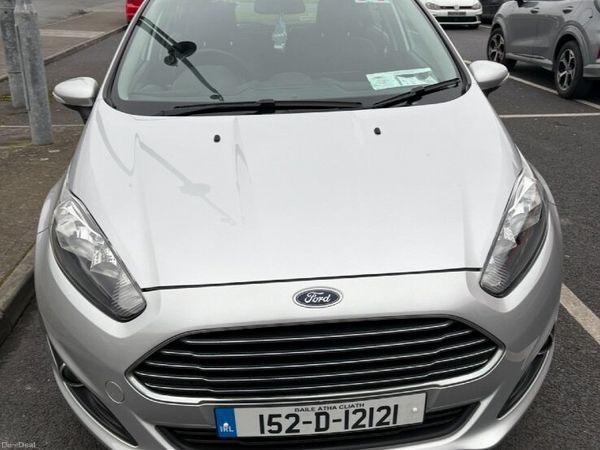 Ford Fiesta Hatchback, Petrol, 2015, Silver