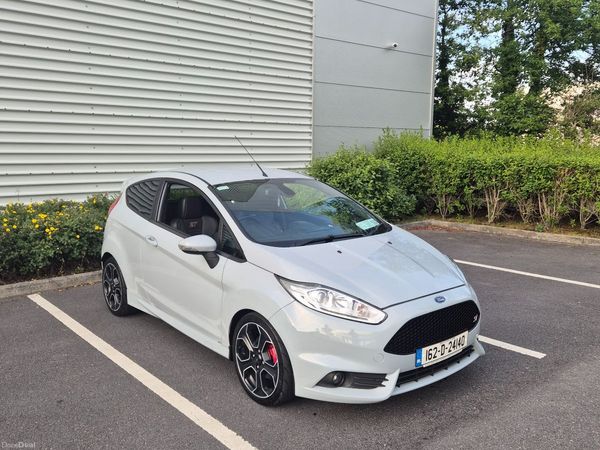 Ford Fiesta Hatchback, Petrol, 2016, Grey