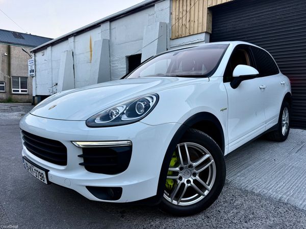 Porsche Cayenne SUV, Petrol Plug-in Hybrid, 2015, White