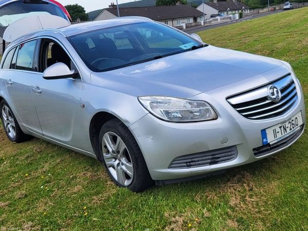 Vauxhall Insignia Estate, Diesel, 2011, Silver