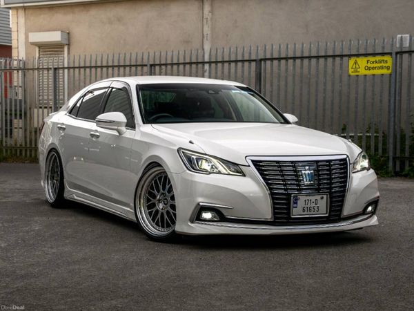 Toyota Crown Saloon, Petrol Hybrid, 2017, White