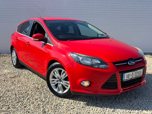 Ford Focus Hatchback, Diesel, 2014, Red