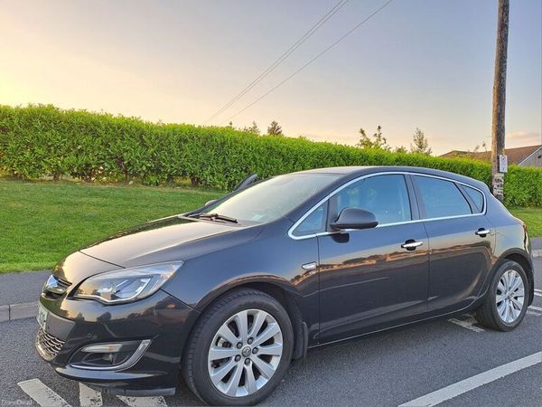 Vauxhall Astra Hatchback, Diesel, 2013, Black