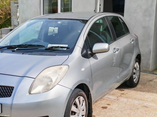 Toyota Yaris Hatchback, Petrol, 2006, Silver