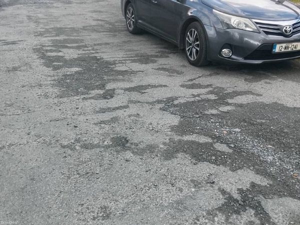 Toyota Avensis Saloon, Diesel, 2012, Grey