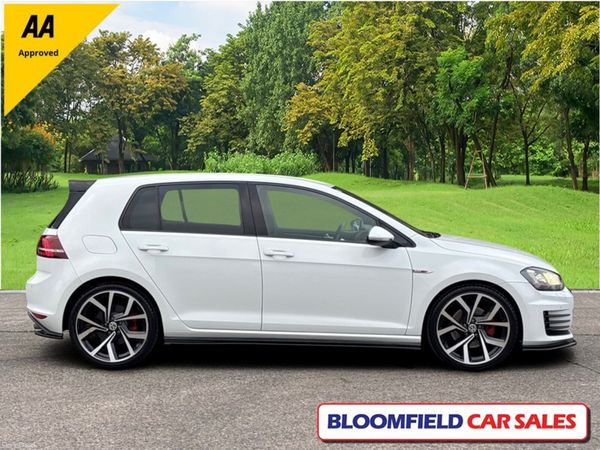 Volkswagen Golf Hatchback, Petrol, 2017, White