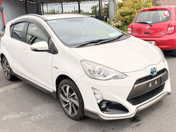 Toyota Aqua Hatchback, Petrol Hybrid, 2015, White