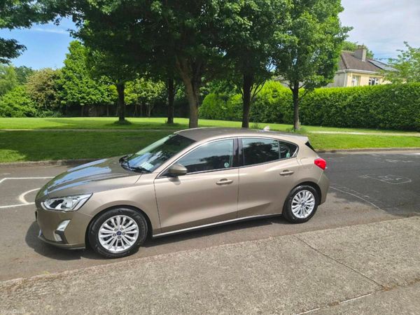 Ford Focus Hatchback, Petrol, 2019, Grey