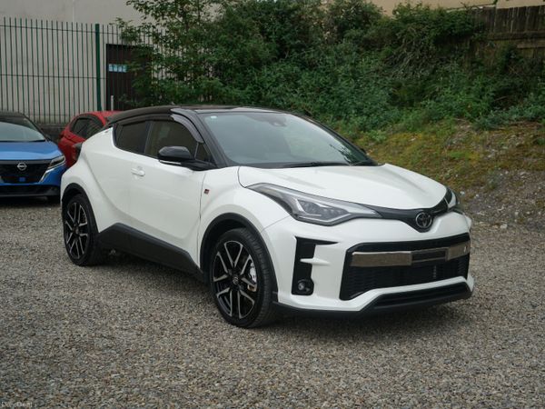 Toyota C-HR SUV, Petrol Hybrid, 2020, White