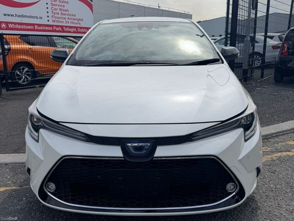 Toyota Corolla Saloon, Petrol Hybrid, 2020, White