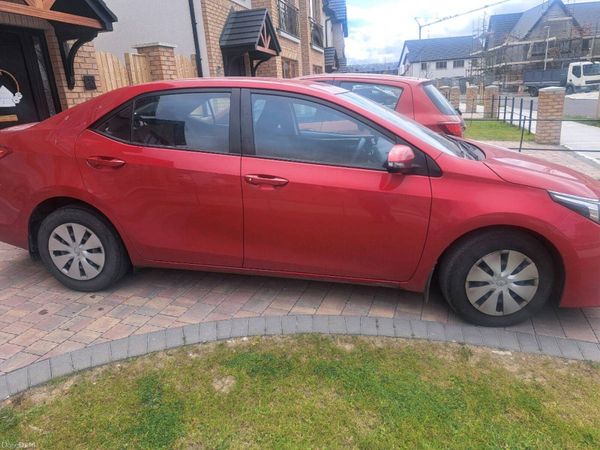 Toyota Corolla Saloon, Diesel, 2015, Red