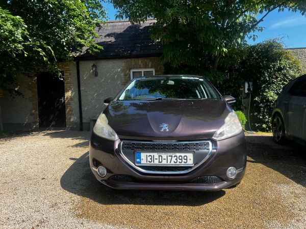 Peugeot 208 Hatchback, Petrol, 2013, Black