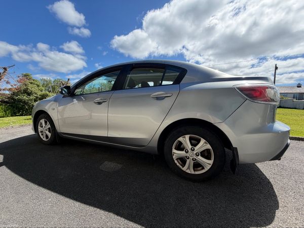 Mazda Mazda3 Saloon, Diesel, 2011, Grey
