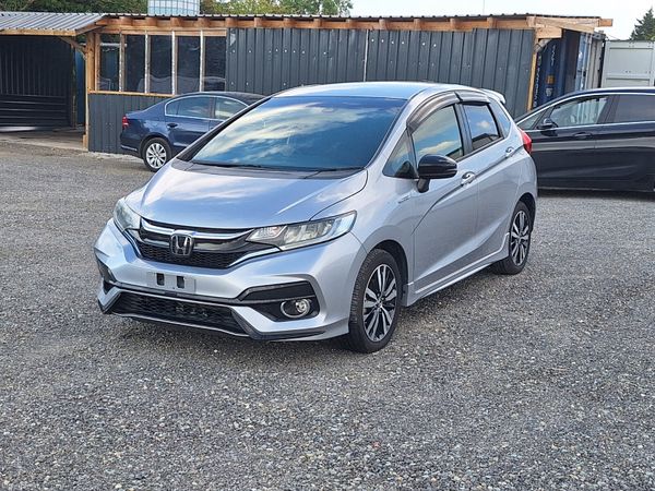 Honda Fit Hatchback, Petrol Hybrid, 2018, Silver