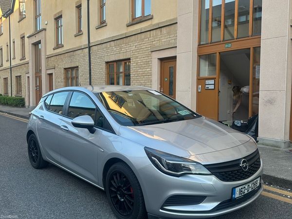 Opel Astra Hatchback, Petrol, 2016, Silver