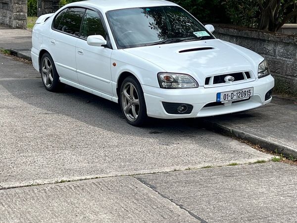 Subaru Legacy Saloon, Petrol, 2001, White