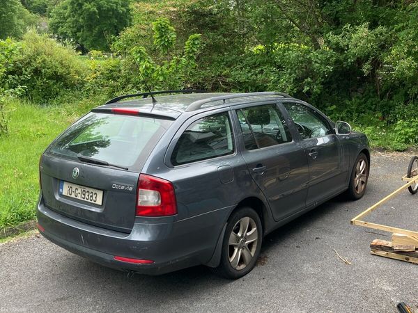 Skoda Octavia Estate, Diesel, 2010, Grey