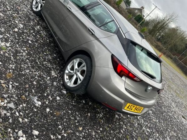 Vauxhall Astra Hatchback, Diesel, 2017, Grey