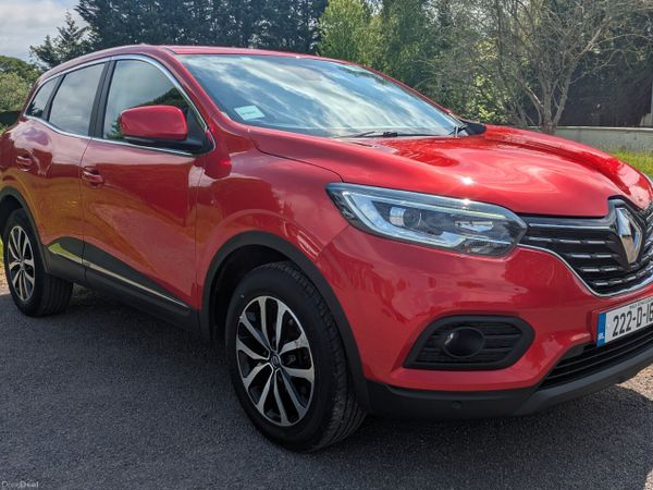 Renault Kadjar SUV, Petrol, 2022, Red