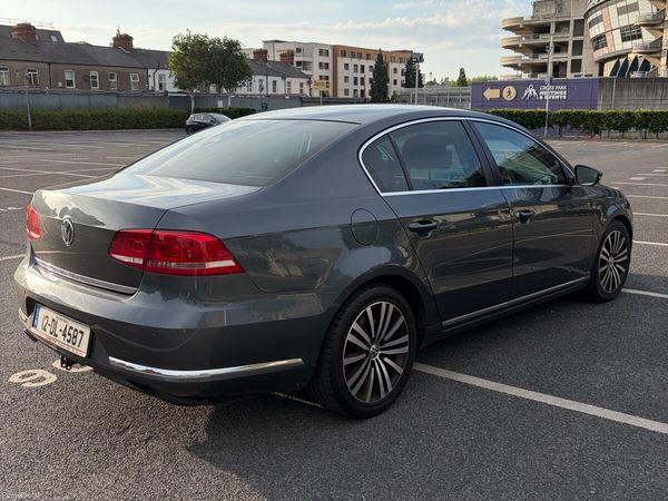 Volkswagen Passat Saloon, Diesel, 2012, Grey