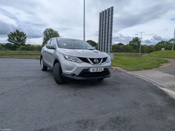 Nissan Qashqai Hatchback, Diesel, 2014, Silver