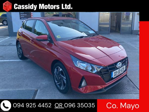 Hyundai i20 Hatchback, Petrol, 2022, Red
