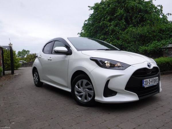Toyota Yaris Hatchback, Petrol Hybrid, 2020, White
