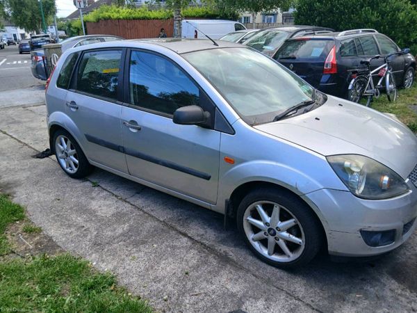 Ford Fiesta Hatchback, Petrol, 2006, Silver