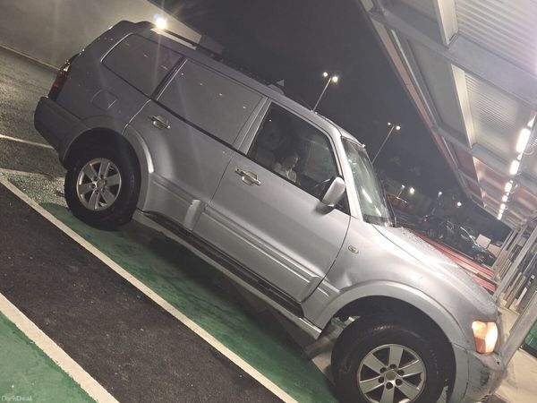 Mitsubishi Pajero SUV, Diesel, 2004, Silver