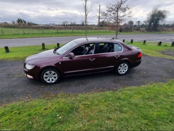 Skoda Superb Saloon, Diesel, 2013, Red
