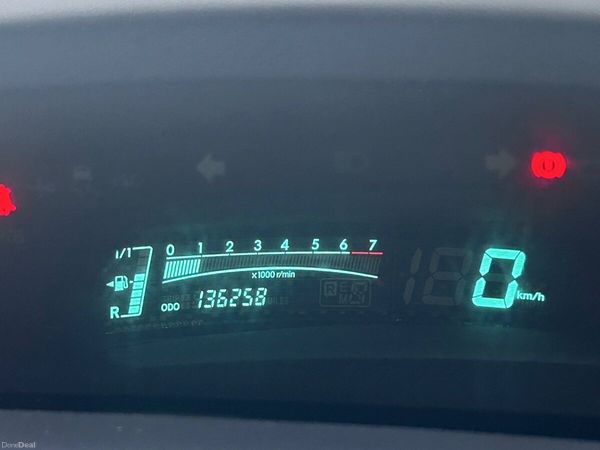 Toyota Yaris Hatchback, Petrol, 2006, Silver
