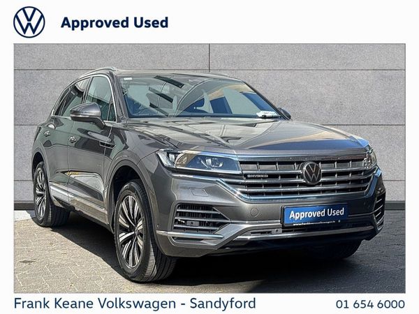 Volkswagen Touareg SUV, Petrol Plug-in Hybrid, 2023, Grey