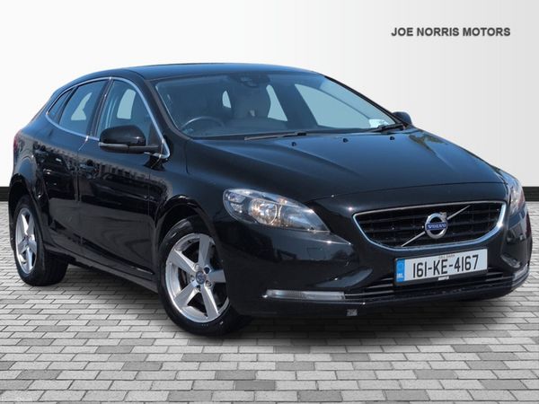 Volvo V40 Hatchback, Diesel, 2016, Black