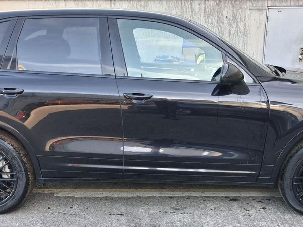 Porsche Cayenne SUV, Diesel, 2010, Black