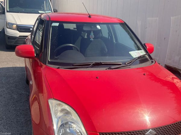 Suzuki Swift Hatchback, Petrol, 2006, Red