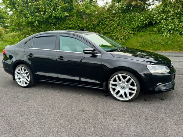 Volkswagen Jetta Saloon, Diesel, 2011, Black