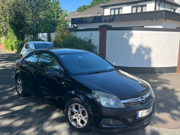 Opel Astra Hatchback, Petrol, 2007, Black