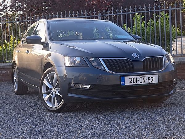 Skoda Octavia Hatchback, Diesel, 2020, Grey
