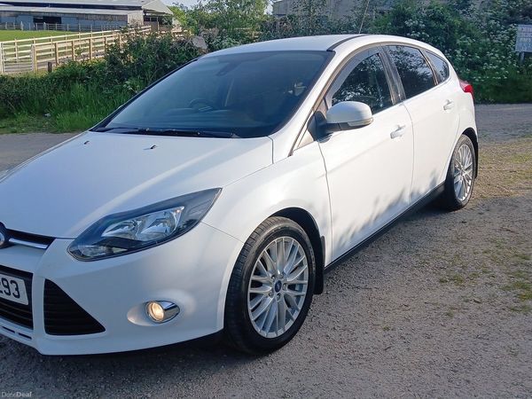 Ford Focus Hatchback, Petrol, 2014, White