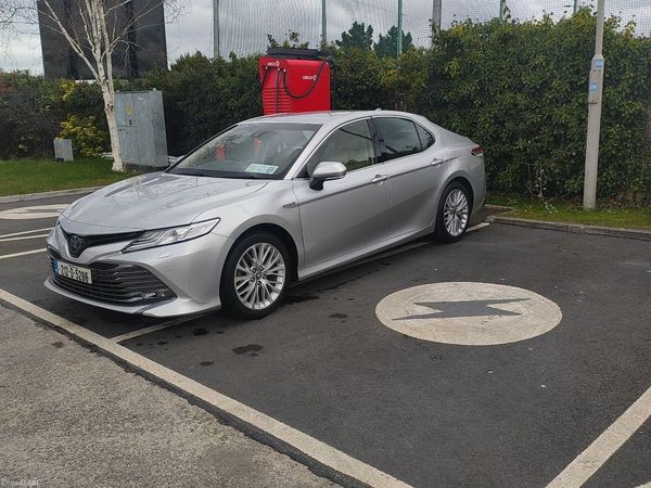 Toyota Camry Saloon, Petrol Hybrid, 2021, Grey
