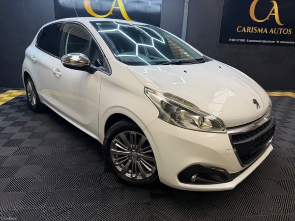 Peugeot 208 Hatchback, Petrol, 2016, White