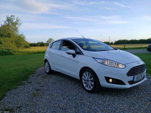 Ford Fiesta Hatchback, Petrol, 2016, White