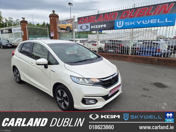 Honda Fit Hatchback, Petrol Hybrid, 2017, White