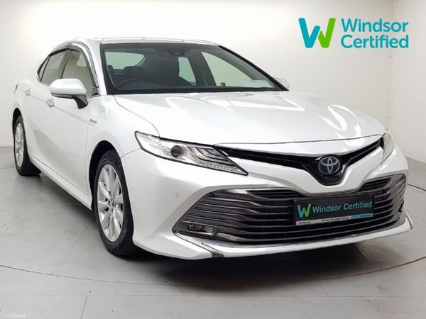 Toyota Camry Saloon, Petrol Hybrid, 2019, White