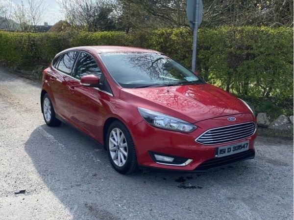 Ford Focus Hatchback, Petrol, 2015, Red