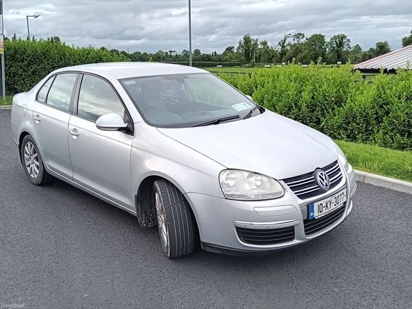 Volkswagen Jetta Saloon, Diesel, 2010, Silver